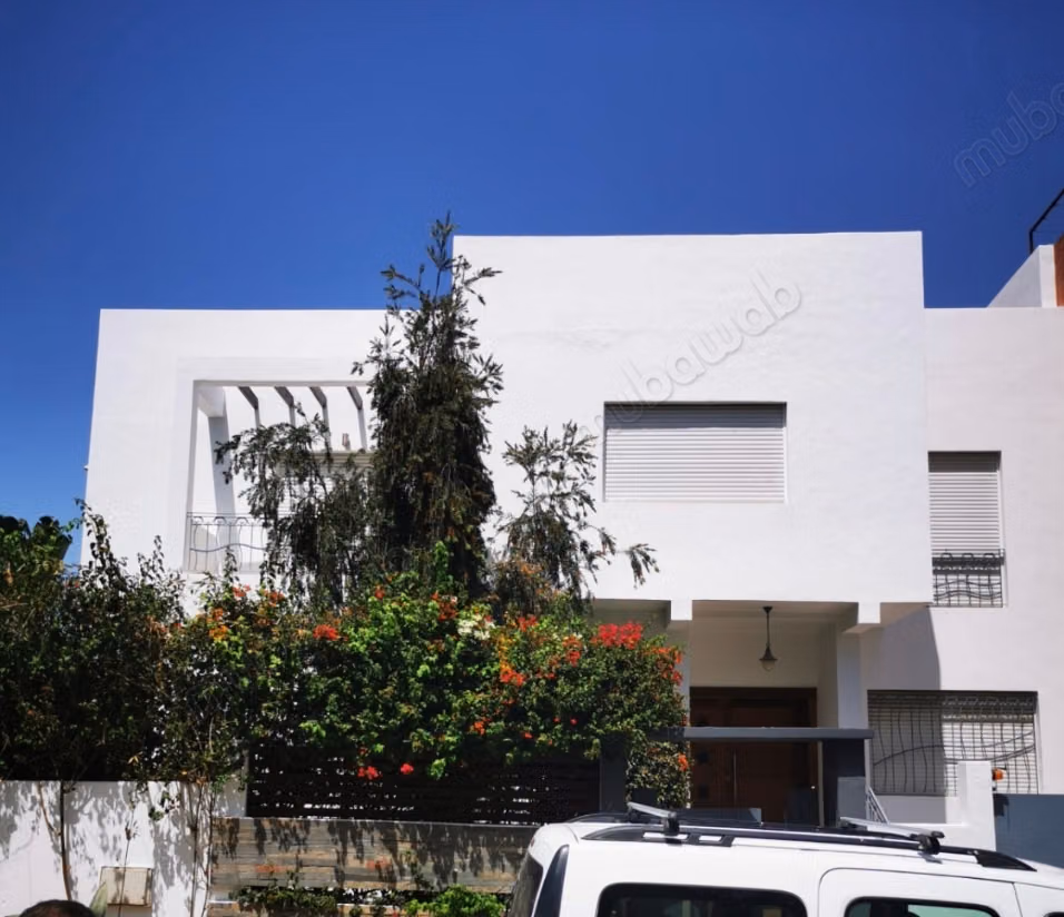 Villa meublée à louer à Nassim 
islane