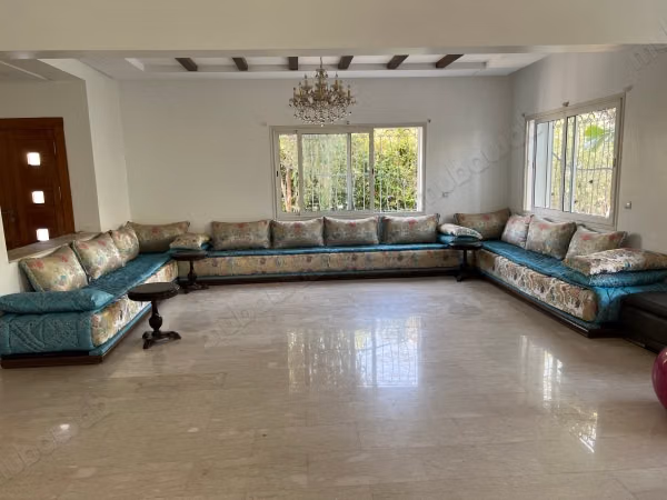 Villa meublée à louer à Nassim 
islane