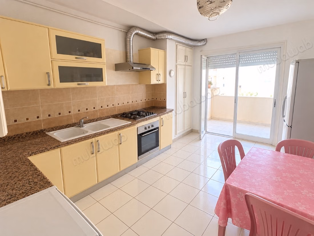 A vendre un s2 avec une terrasse à l'aouina