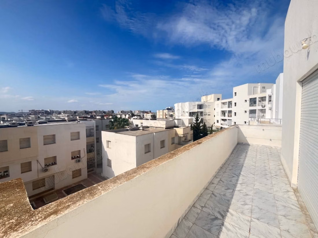 A vendre un s2 avec une terrasse à l'aouina