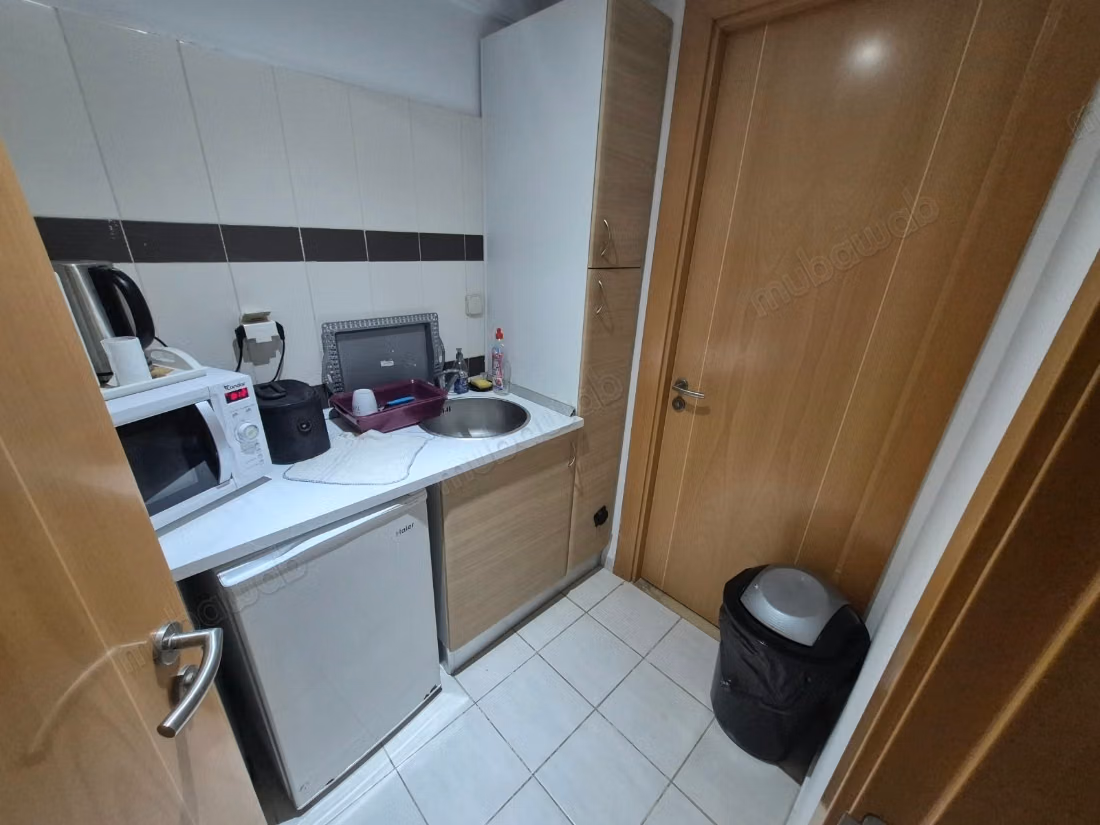 For rent furnished/unfurnished office hall 3 in Montplaisir
