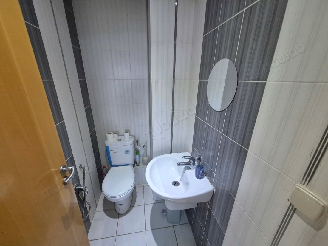 For rent furnished/unfurnished office hall 3 in Montplaisir