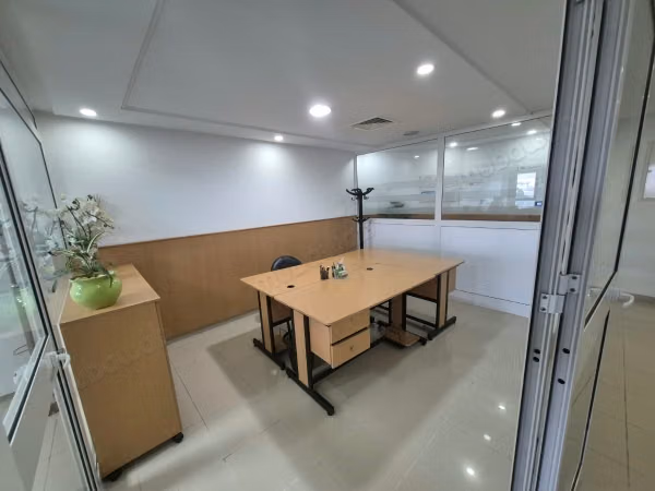 For rent furnished/unfurnished office hall 3 in Montplaisir