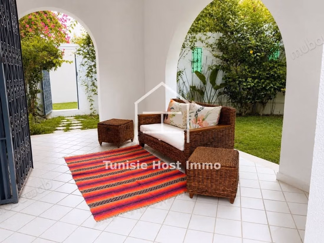 Duplex S2 meublé avec jardin Golden Tulip