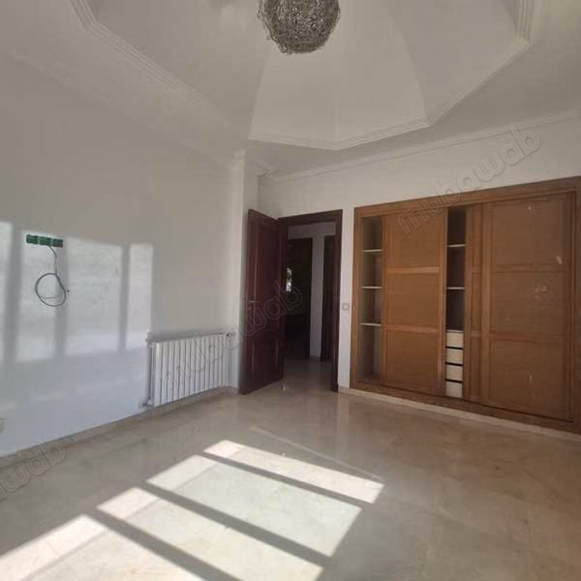 Villa à Louer de 552.0 m² à Casablanca, Ain Diab