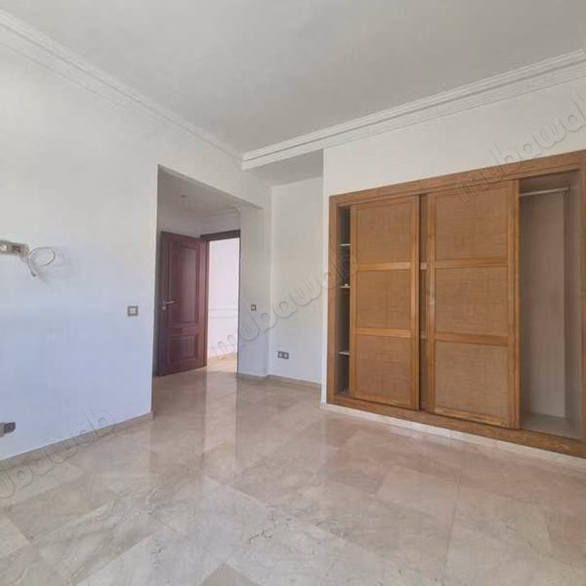Villa à Louer de 552.0 m² à Casablanca, Ain Diab