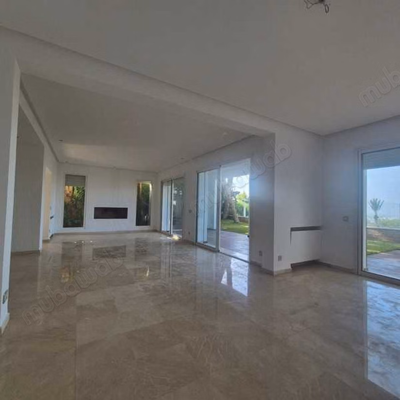 Villa à Louer de 552.0 m² à Casablanca, Ain Diab