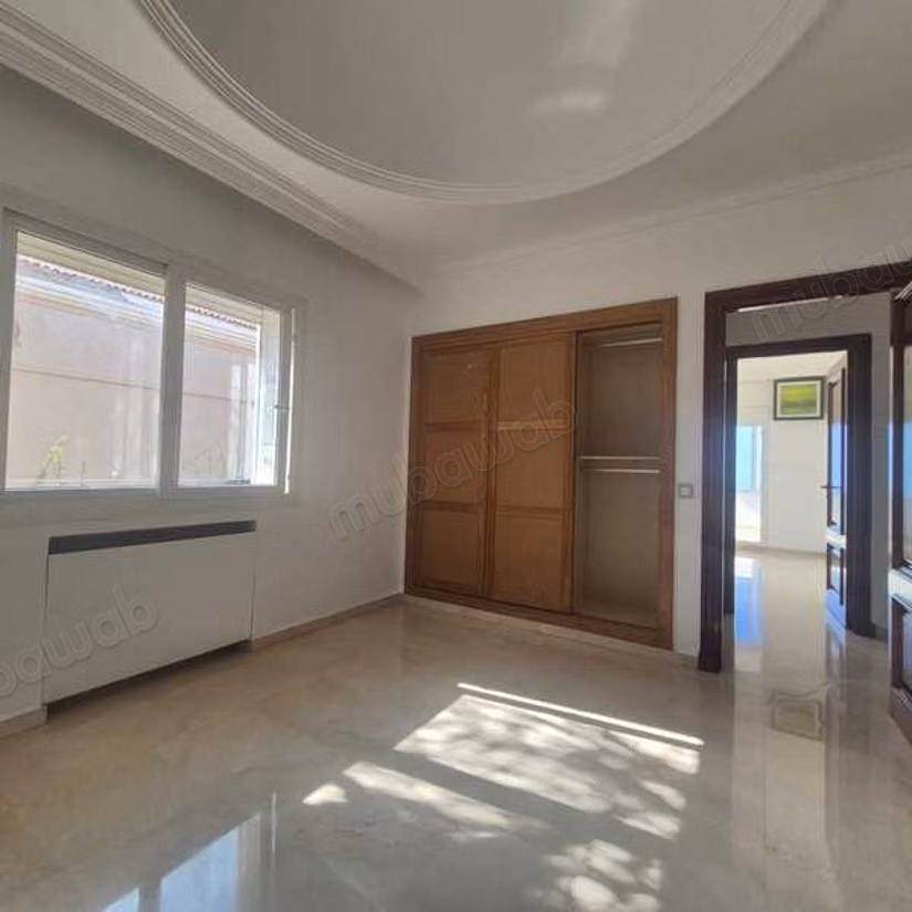Villa à Louer de 552.0 m² à Casablanca, Ain Diab