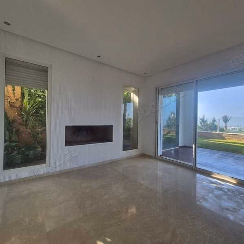 Villa à Louer de 552.0 m² à Casablanca, Ain Diab