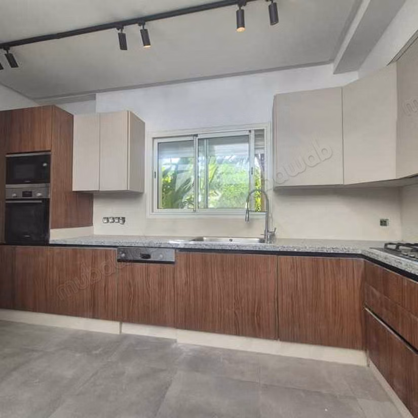 Villa à Louer de 552.0 m² à Casablanca, Ain Diab