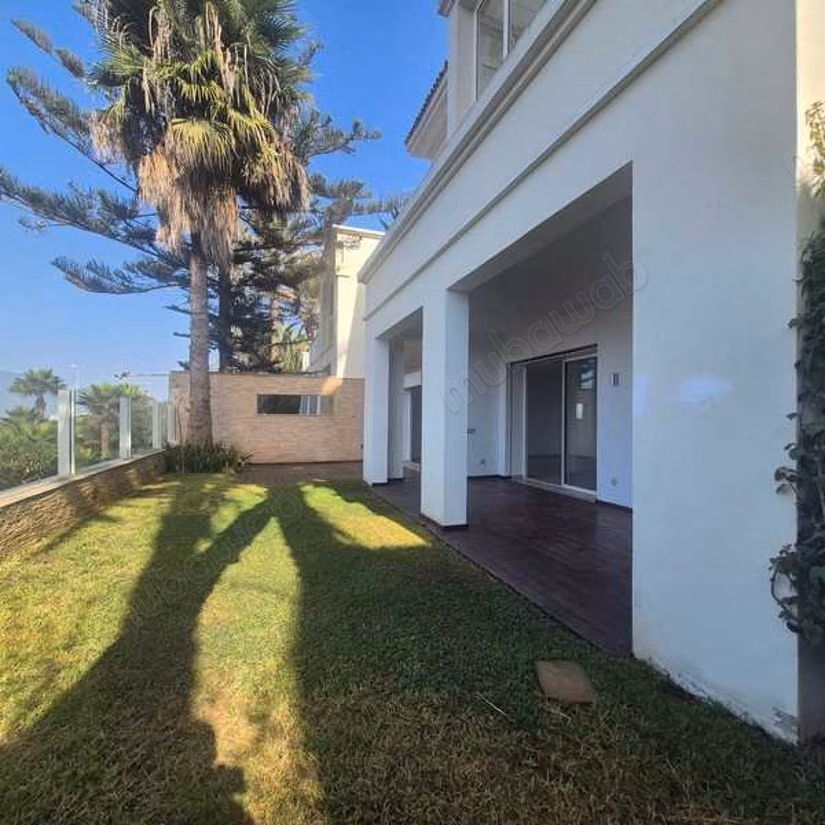 Villa à Louer de 552.0 m² à Casablanca, Ain Diab