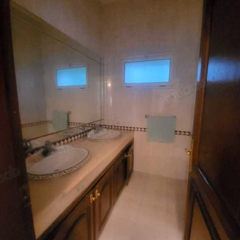 Villa Te Huur van 991.0 m² in Casablanca, Californië