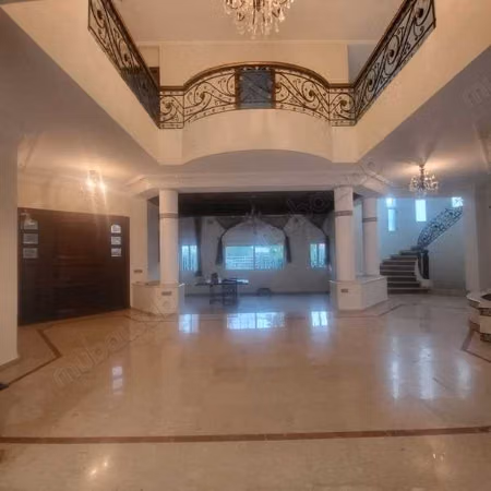 Villa Te Huur van 991.0 m² in Casablanca, Californië
