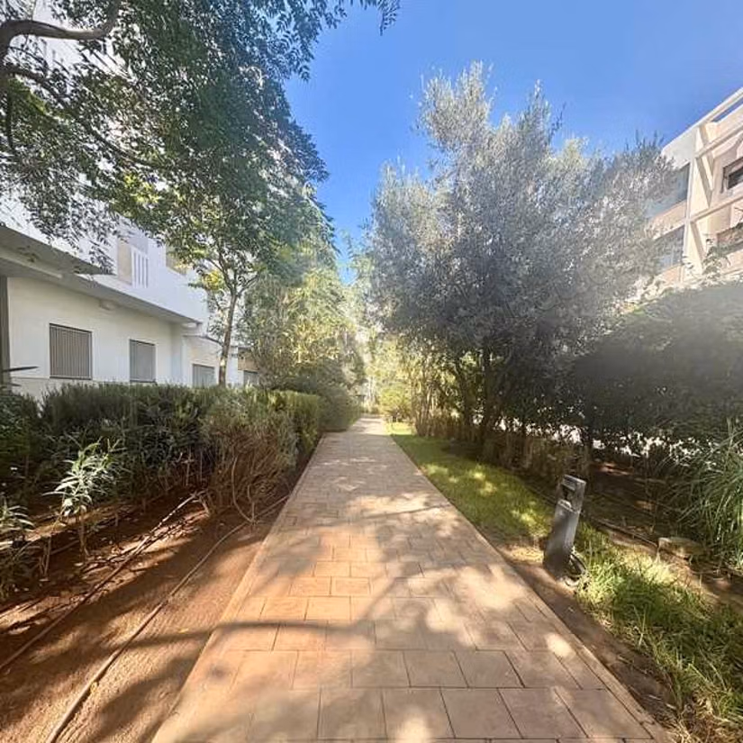 Appartement à Louer de 145.0 m² à Casablanca, Almaz Hay Hassani