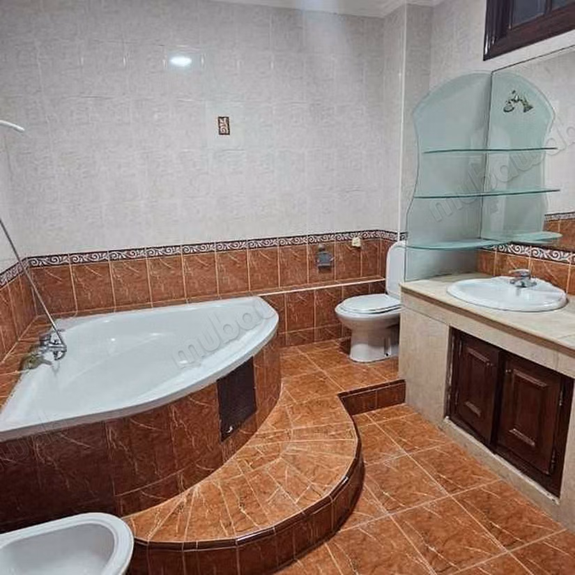 Villa in Vendita di 407.0 m² a Casablanca, Oulfa