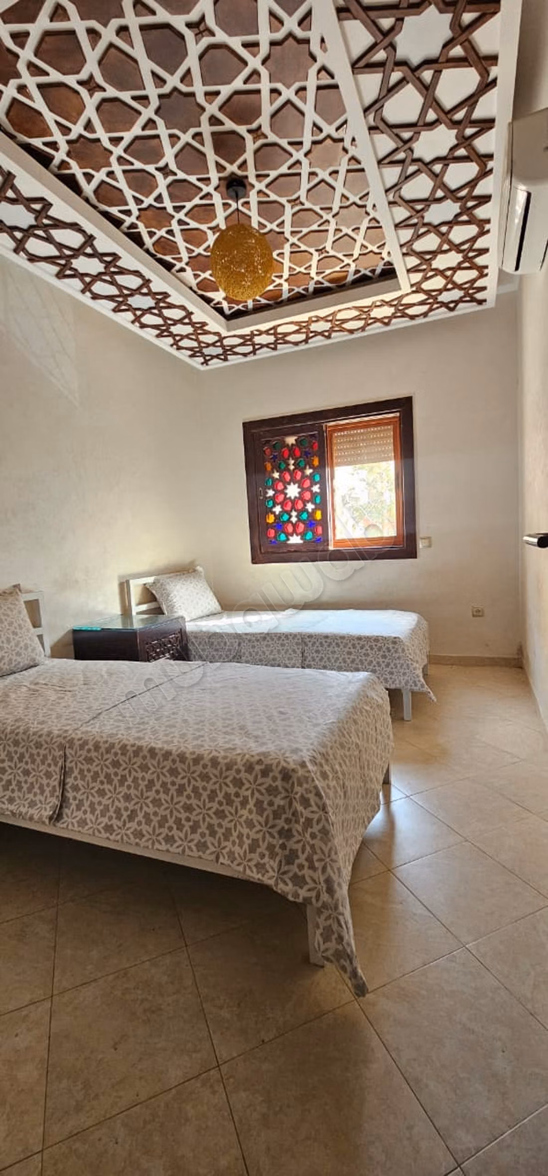 Bell'appartamento in vendita a Ouasis. 2 camere da letto. Soggiorno tradizionale e sistema satellitare.