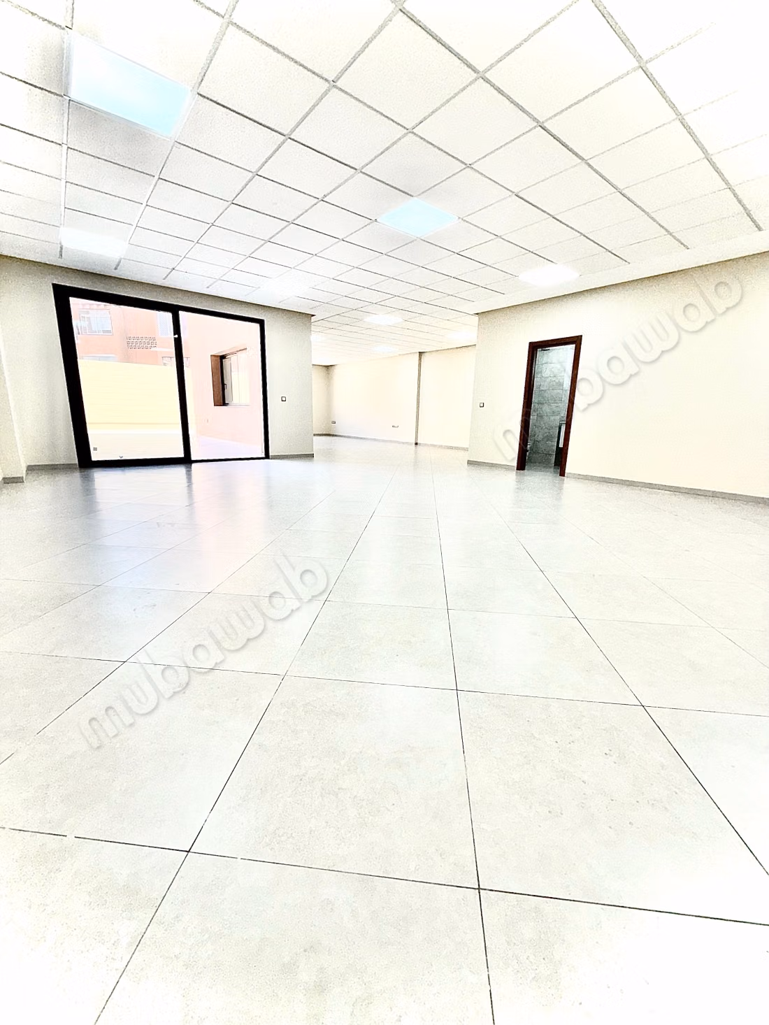 Bureaux à l'achat à Guéliz. Superficie 73 m². Porte blindée et résidence sécurisée
