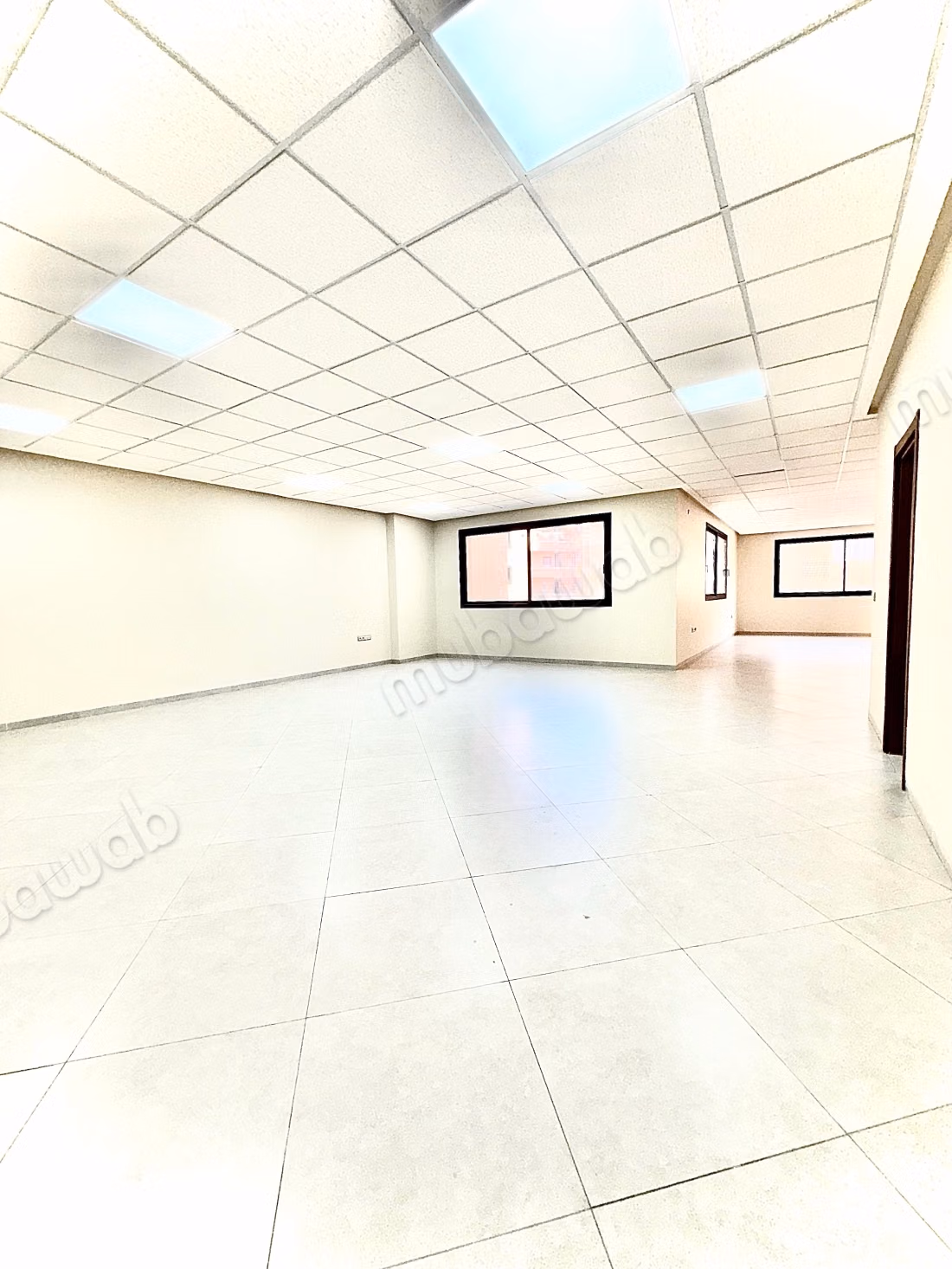 Bureaux à l'achat à Guéliz. Superficie 73 m². Porte blindée et résidence sécurisée