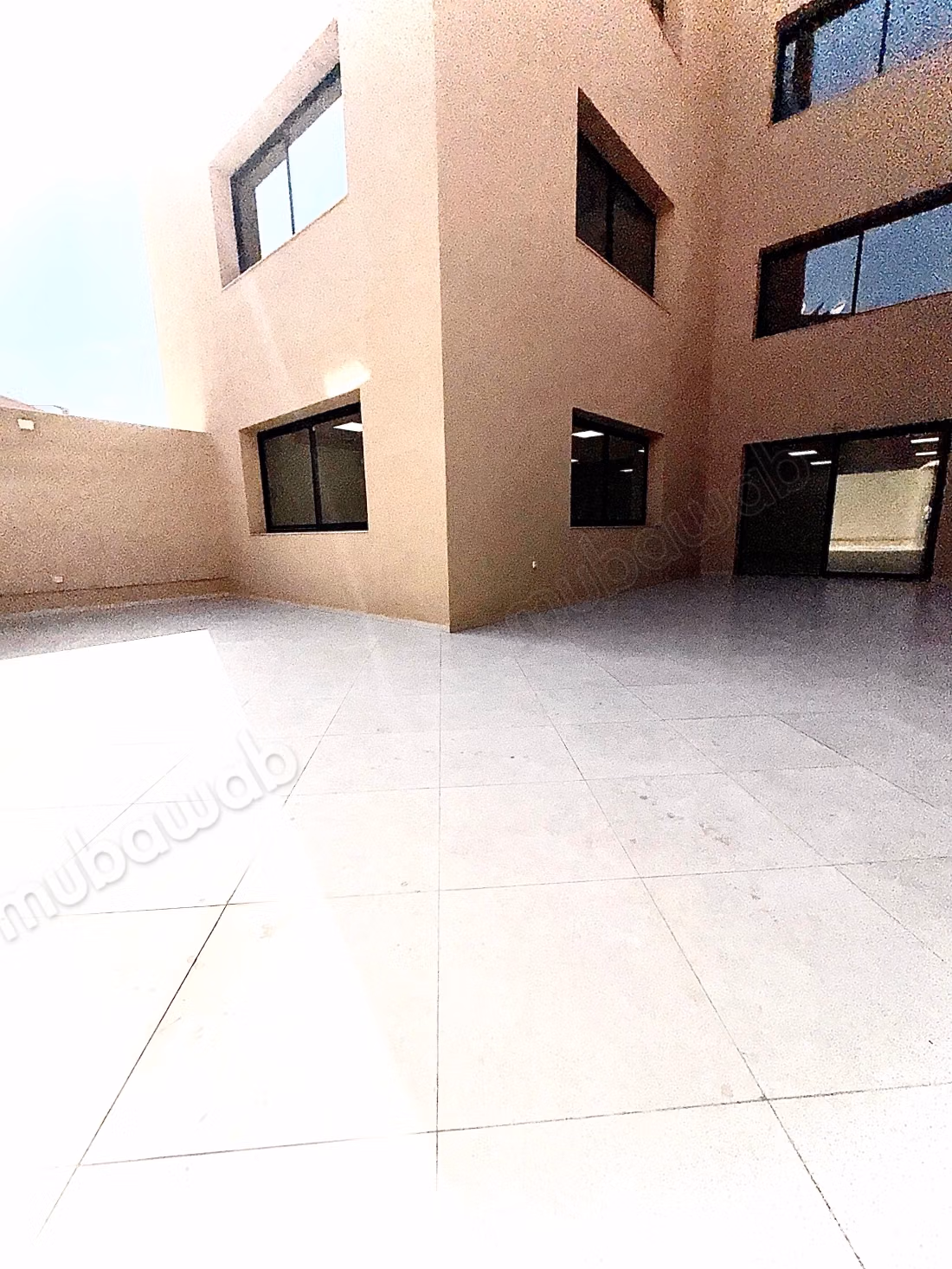 Bureaux à l'achat à Guéliz. Superficie 73 m². Porte blindée et résidence sécurisée