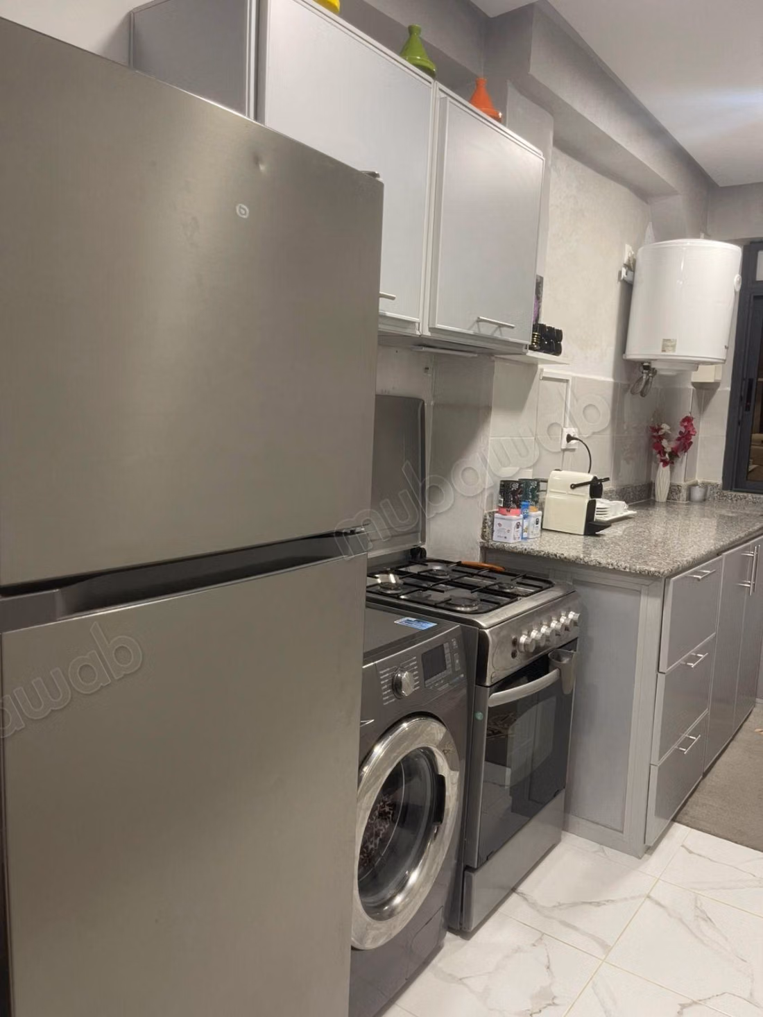 Bel appartement en location à Kébibat.
Superficie 61 m².
Meublé