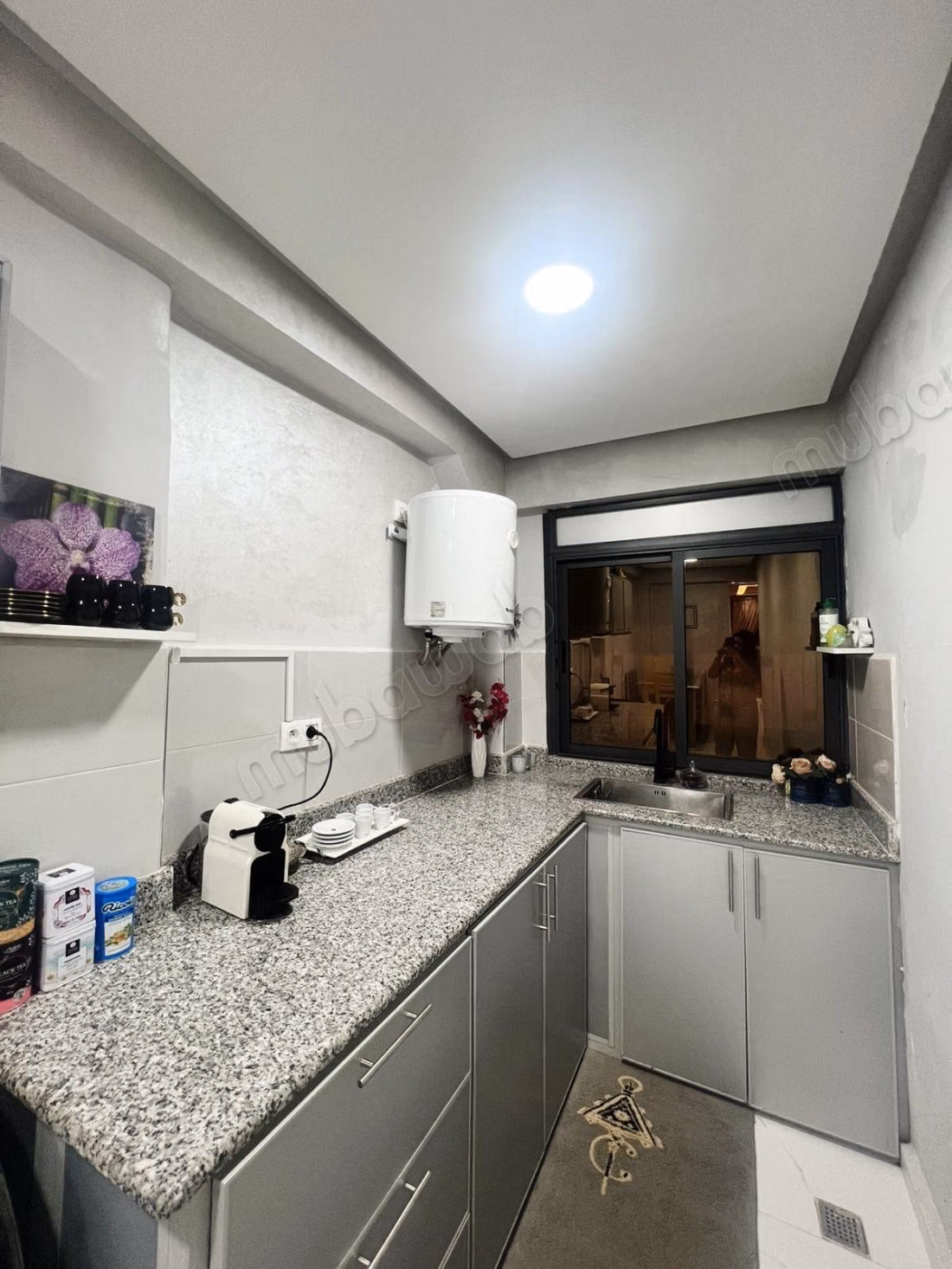 Bel appartement en location à Kébibat.
Superficie 61 m².
Meublé