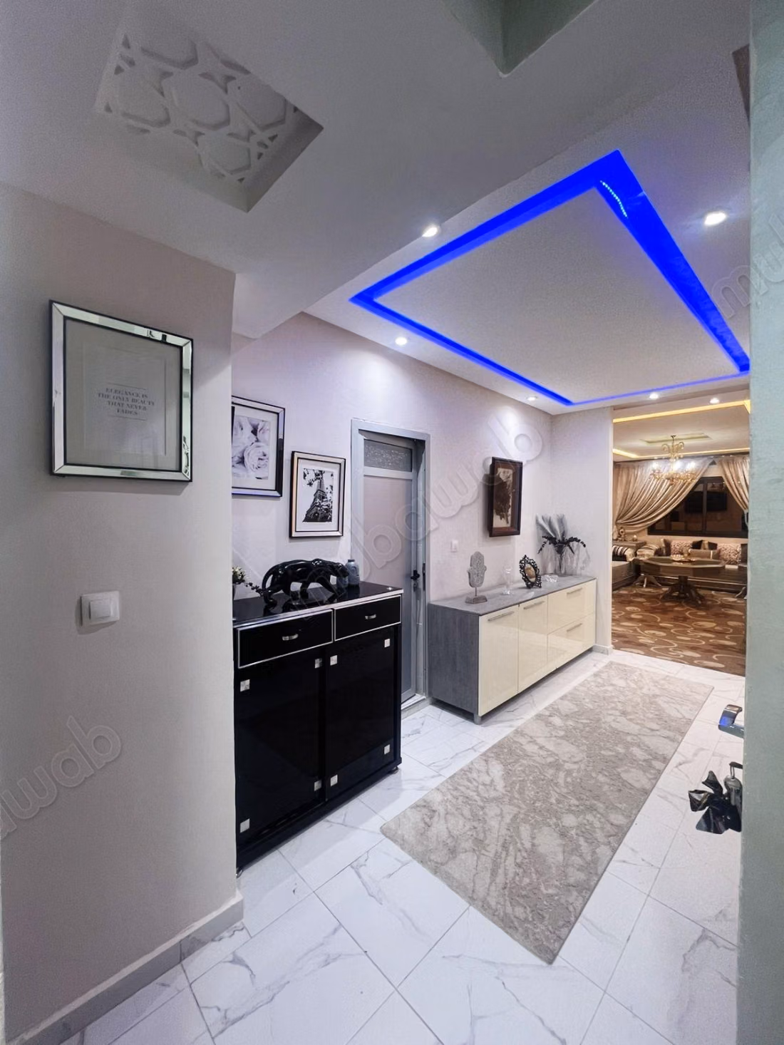 Bel appartement en location à Kébibat.
Superficie 61 m².
Meublé