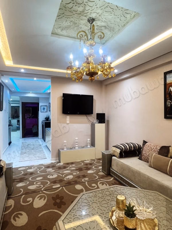 Bel appartement en location à Kébibat.
Superficie 61 m².
Meublé