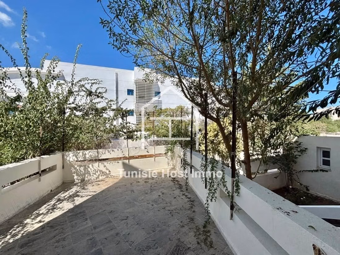 Étage de villa S3 avec jardin à Gammarth