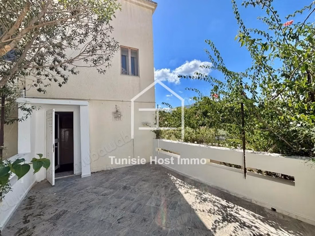 Étage de villa S3 avec jardin à Gammarth