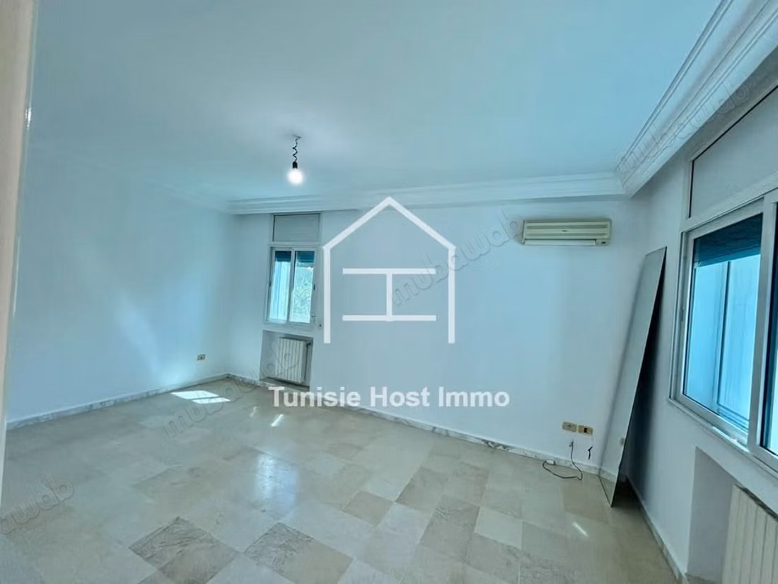 Étage de villa S3 avec jardin à Gammarth