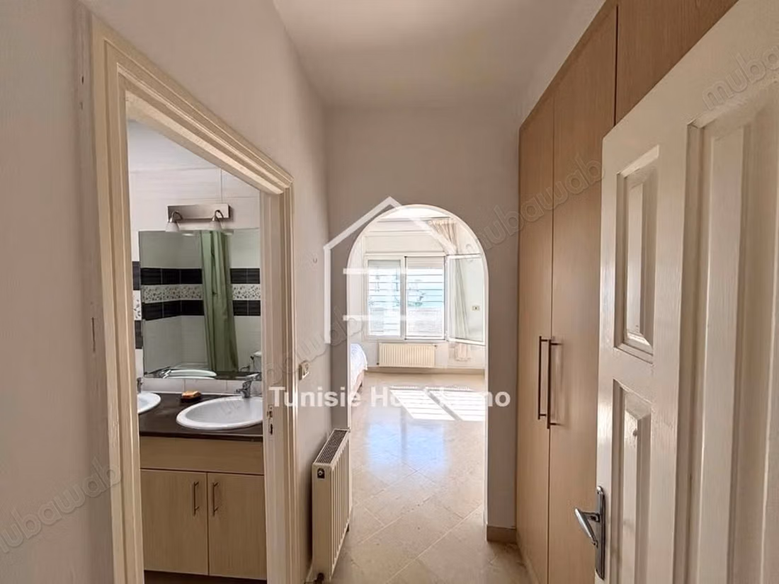 Duplex indépendant à Marsa Stade meublé ou vide