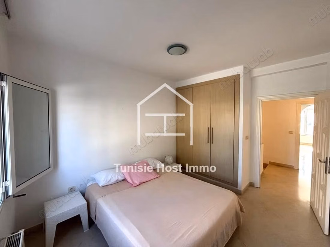 Duplex indépendant à Marsa Stade meublé ou vide