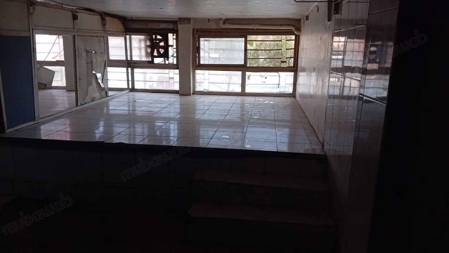 Locaux a vendre ain sebaa 
rdc&mezzanine 
BD CHEFCHAOUNI
