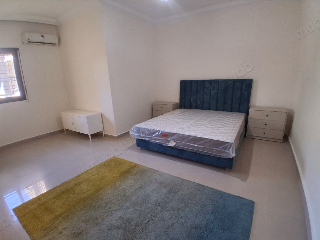 Louez cet appartement à Aviation Mabella. 
2 chambres. 
Réfrigérateur