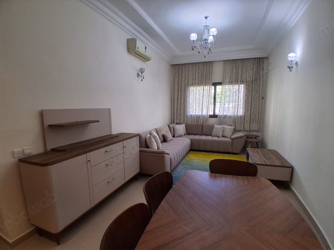 Louez cet appartement à Aviation Mabella. 
2 chambres. 
Réfrigérateur