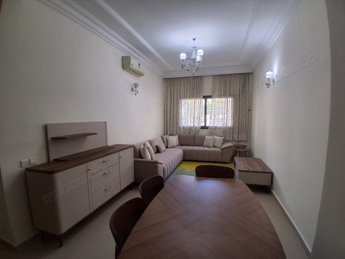 Louez cet appartement à Aviation Mabella. 
2 chambres. 
Réfrigérateur