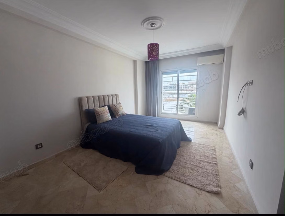 Appartement à louer à Palmier. 
Superficie 150 m². 
Bien meublé