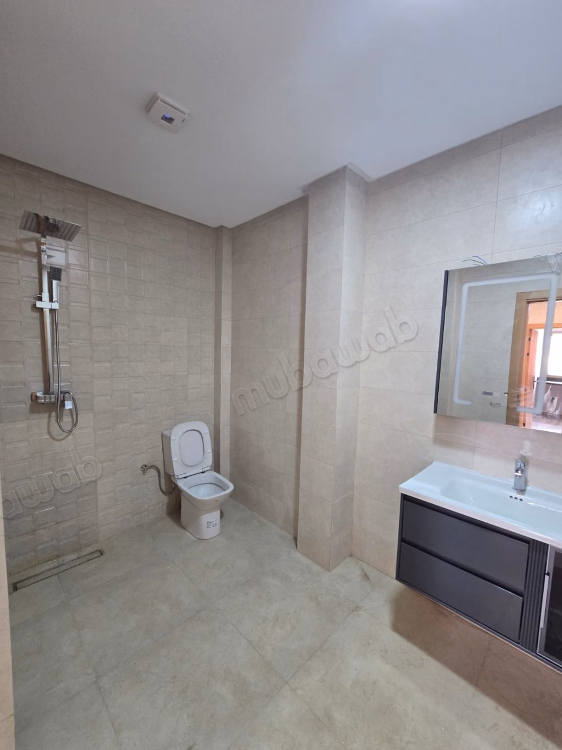 Kénitra centre Appartement indépendant 125 m2 plus Terrasse 50 m2