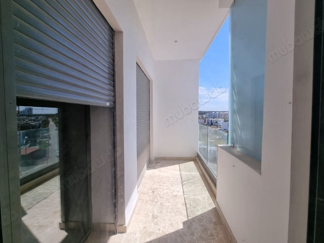 Affitta questo appartamento a Riyad. 3 camere confortevoli. Porta blindata, salotto marocchino