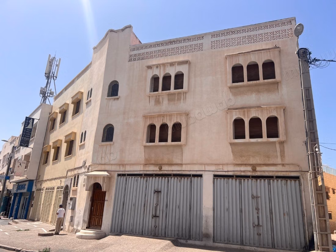 Beau local commercial en location à Hay Dakhla.
Surface de 150 m²