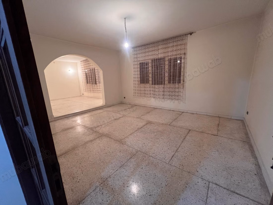 Affitto di uffici a Hay Dakhla. Superficie di 135 m². Grande terrazza