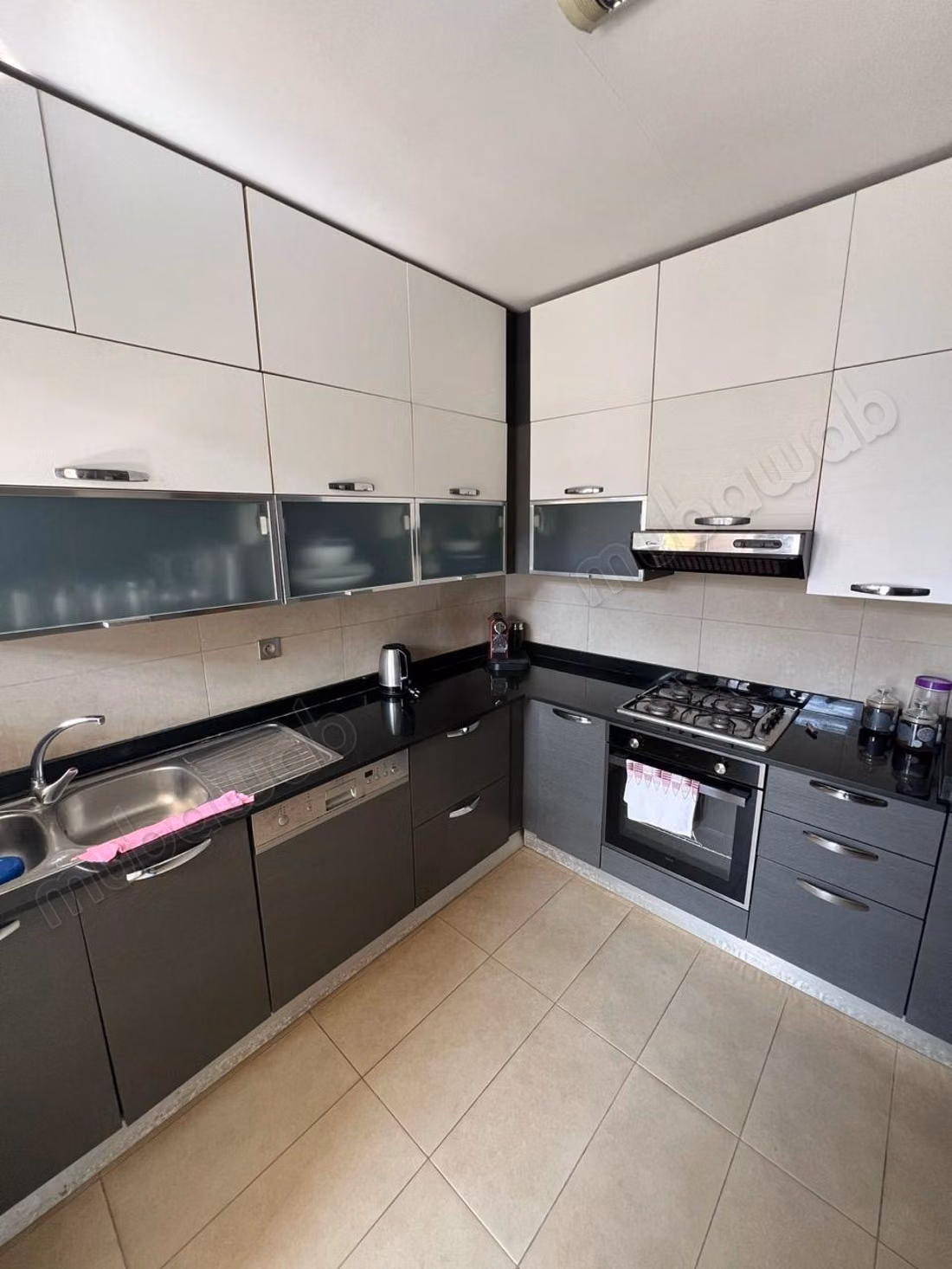 Appartamento in affitto a Riyad. Superficie di 170 m². Ben arredato