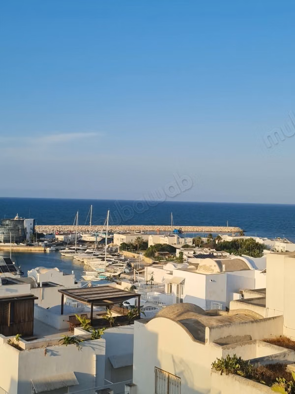 موقع دوبلكس جميل في مارينا غامارث