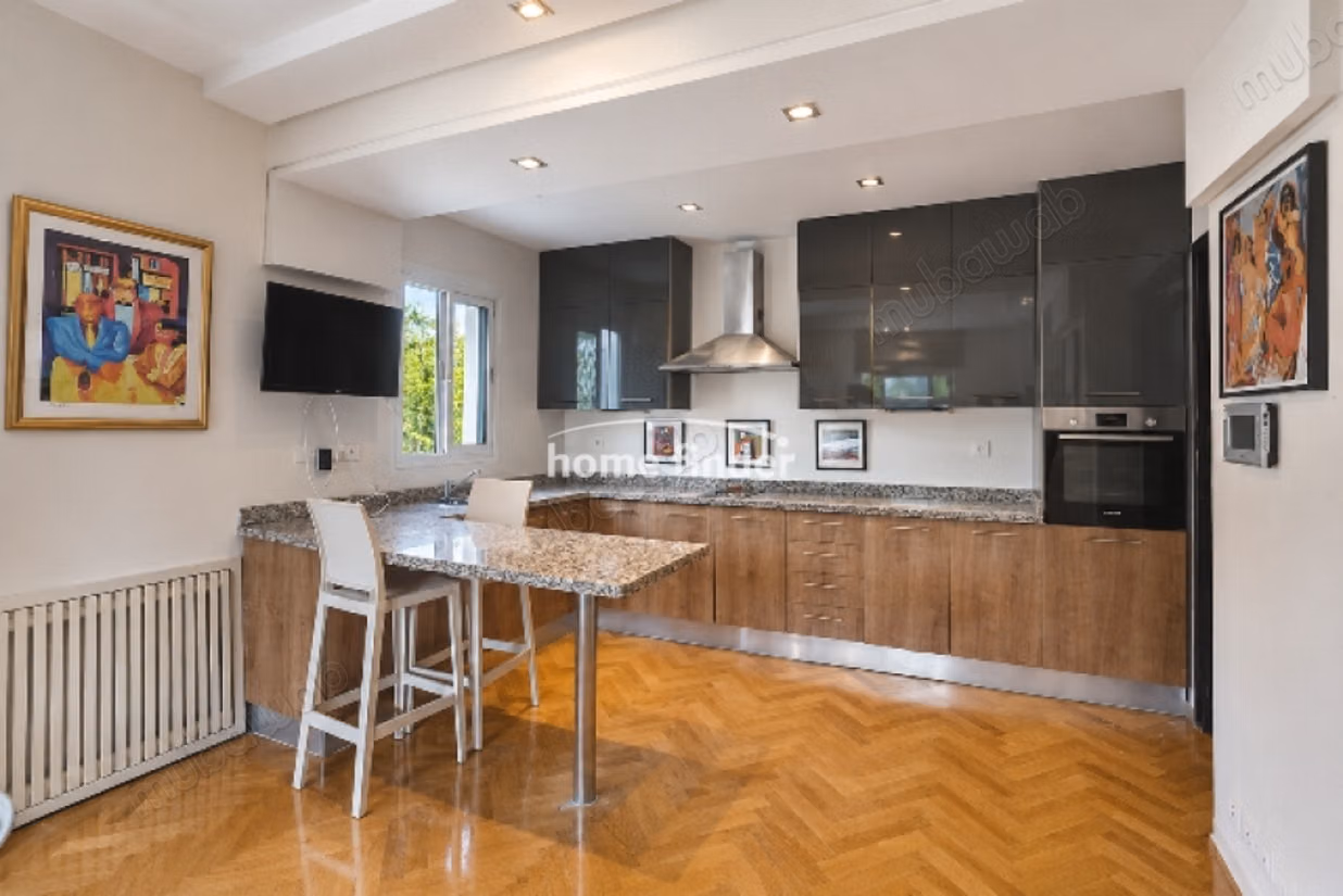 Villa meublée à louer sur Ain Diab 
620 m²