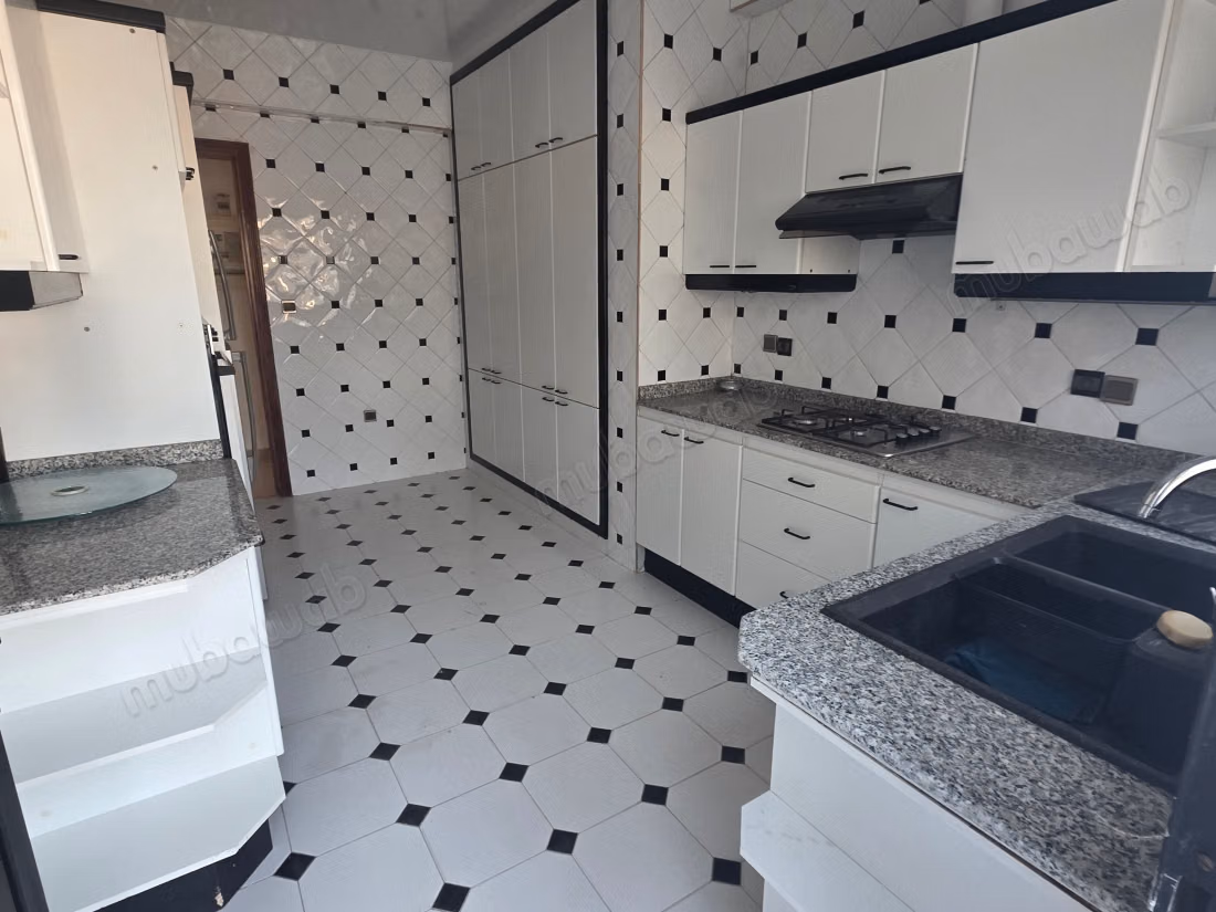 Bel appartamento con terrazza a Haut Agdal Rabat