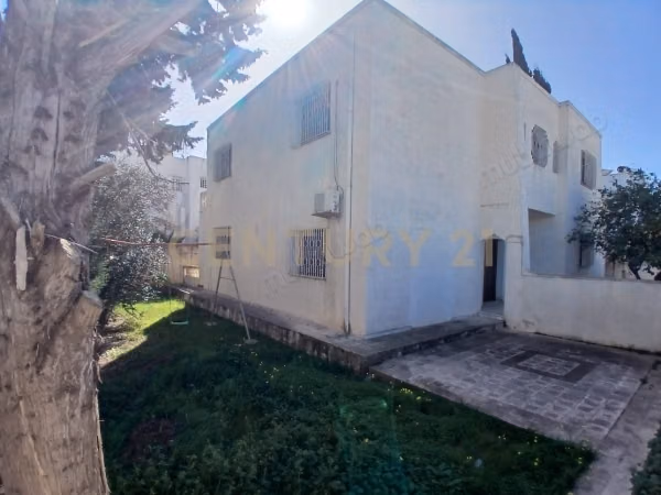 A vendre une villa situé à El Manar 2