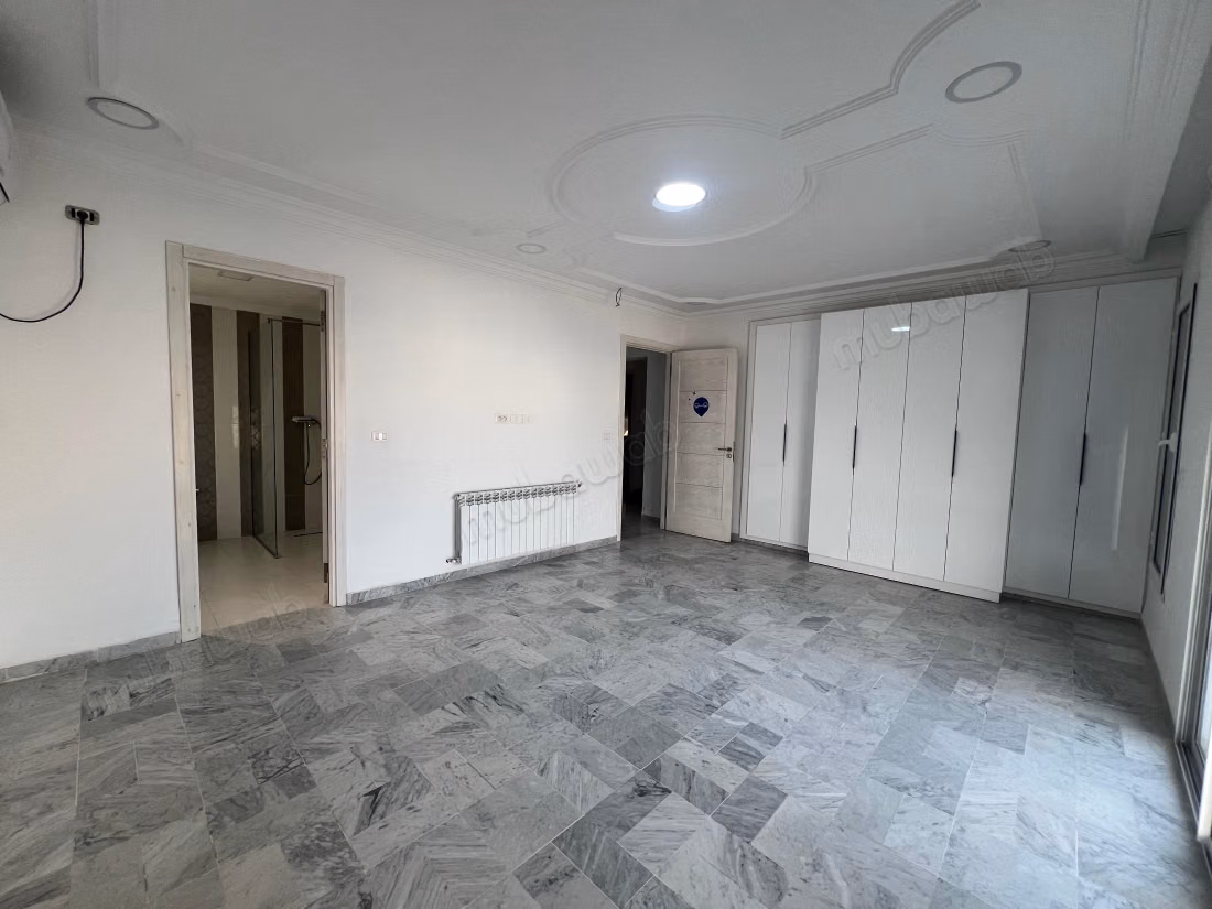 A louer une villa en S4 à Ennasr2