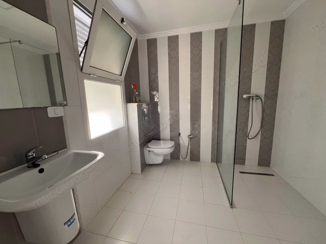 A louer une villa en S4 à Ennasr2