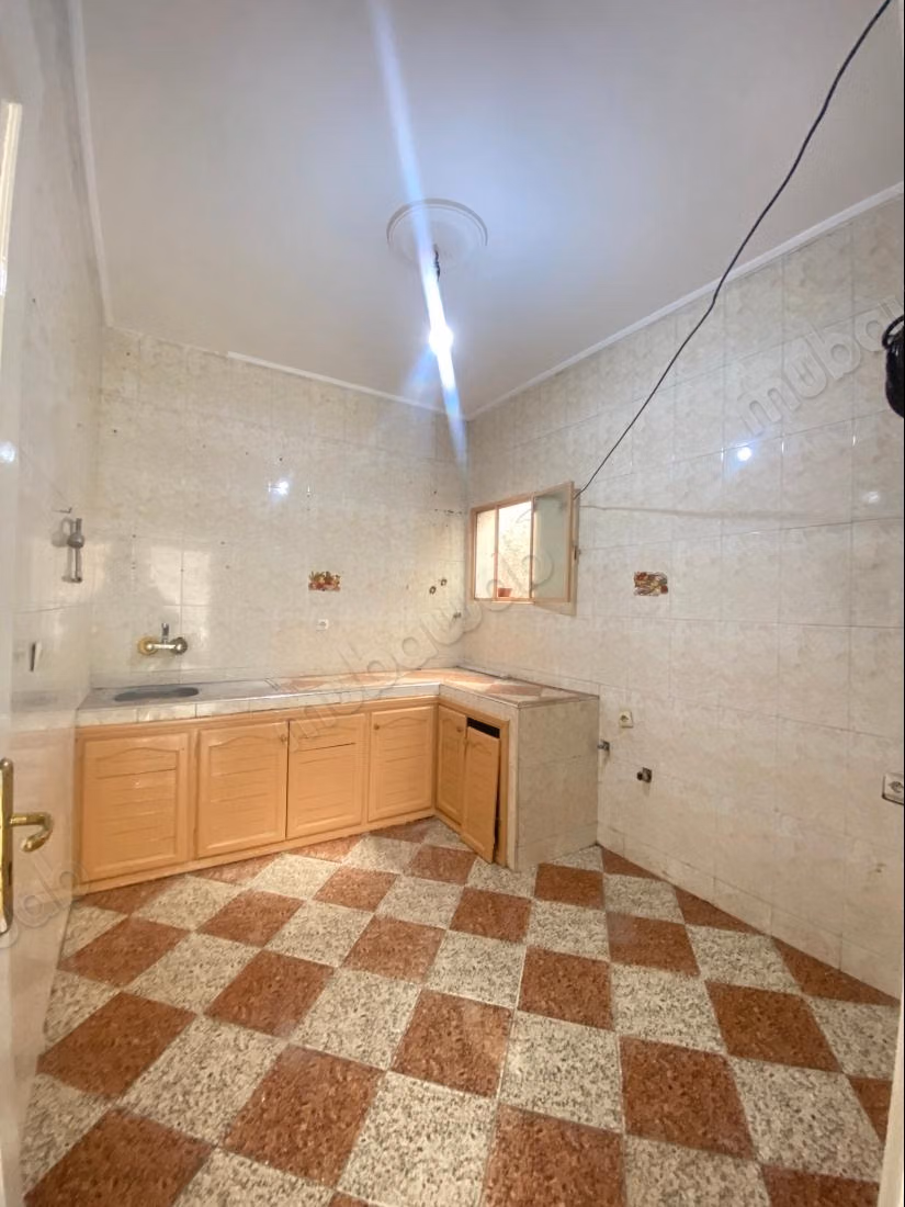 Empty apartment for rent on Rabat road in Tangier