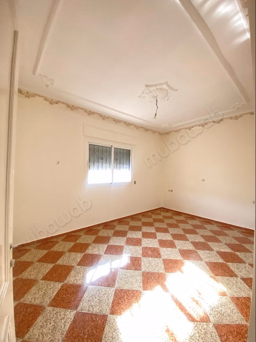 Empty apartment for rent on Rabat road in Tangier